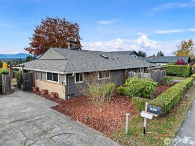 2821 Sanders