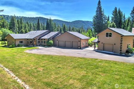 20693 Miracle Mile