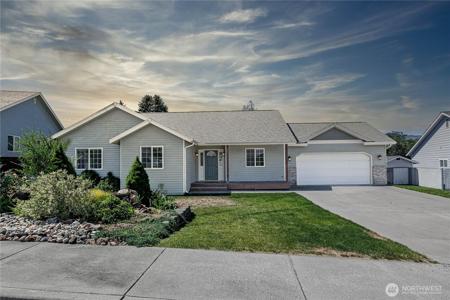 764 Fairway Dr