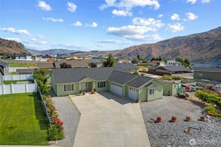 1010 Crest Loop