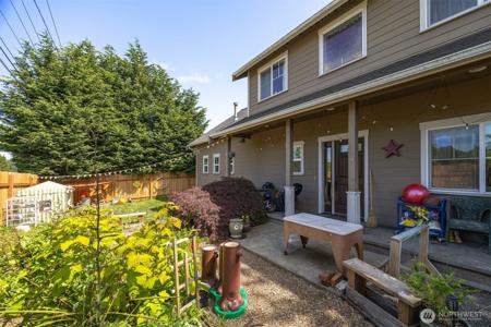 5695 Meadow View