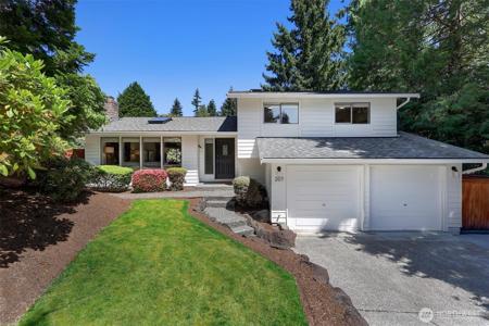 207 215th SE