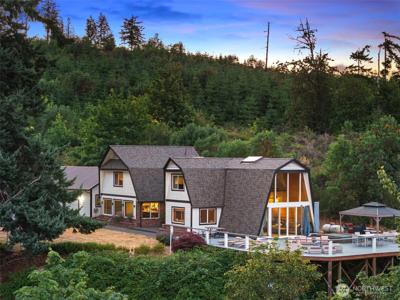 6321 US Highway 101 NW
