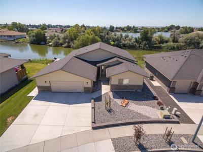 3435 Blue Heron