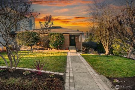 3112 Mansell