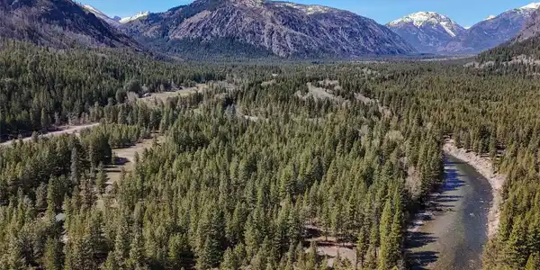 38 Mazama Pines Lane