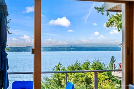 3620 Forest Beach NW