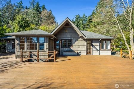 4514 Ferncroft