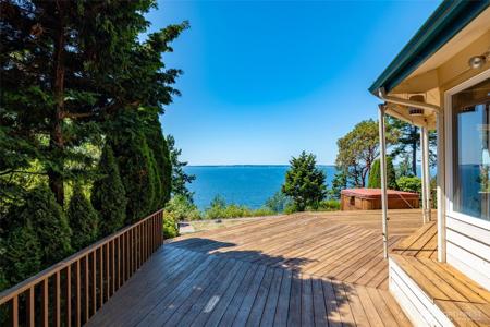10 Edgewater
