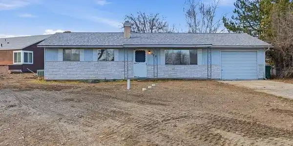 702 West Ridge