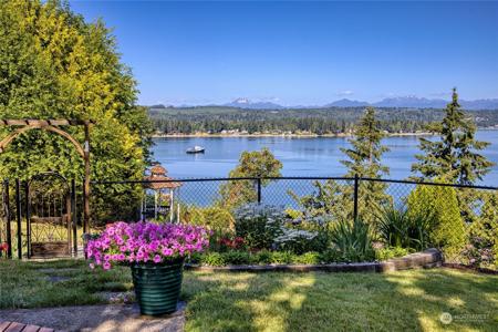 3301 Rocky Point NW