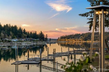2916 Horsehead Bay NW