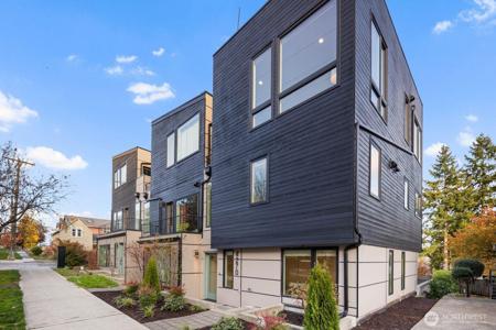 4270 Winslow N