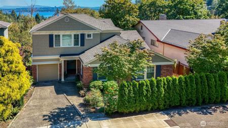 5021 Pullman NE