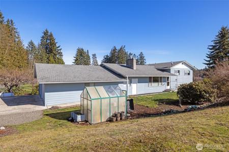 200 Lake Farm Rd.