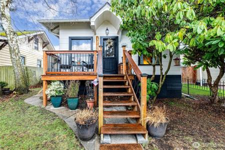 1116 Marine View