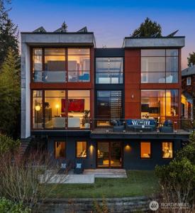 1527 Howe