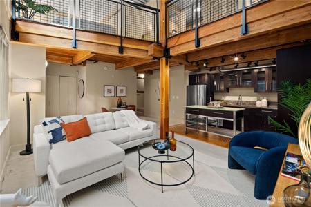 530 Broadway E
