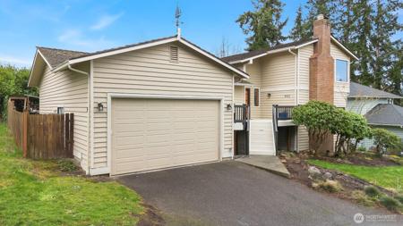902 7th S