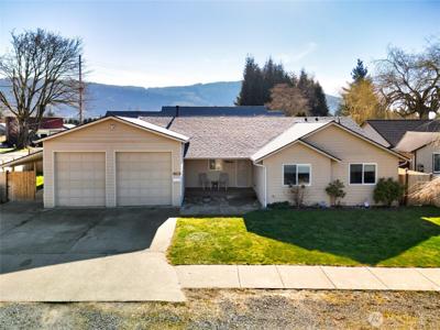 1105 Bennett