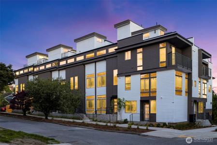 4414 Midvale N