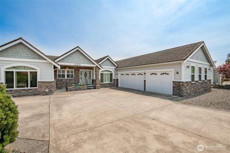 8118 Comox