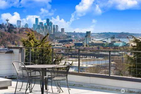 2200 Thorndyke W