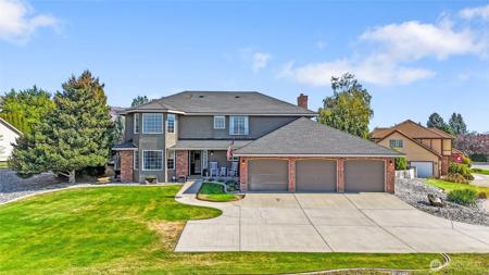 2327 Grand