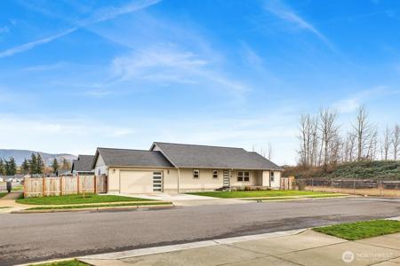 1302 Night Hawk Way