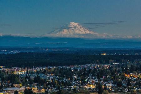 3201 Pacific