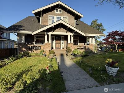 3231 Grand