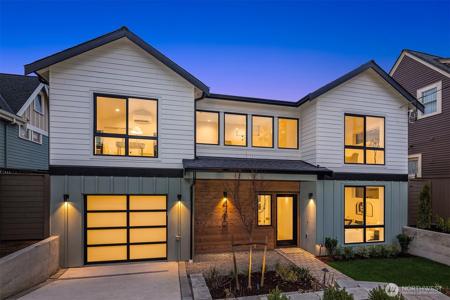 4410 Eastern NE