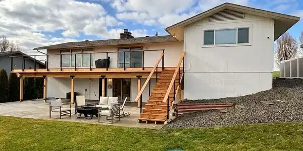 2415 Country Club