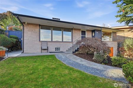 5052 Pullman NE