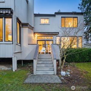 4513 102nd NE