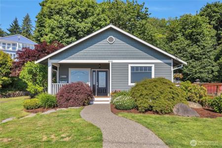 2216 Yukon Harbor SE