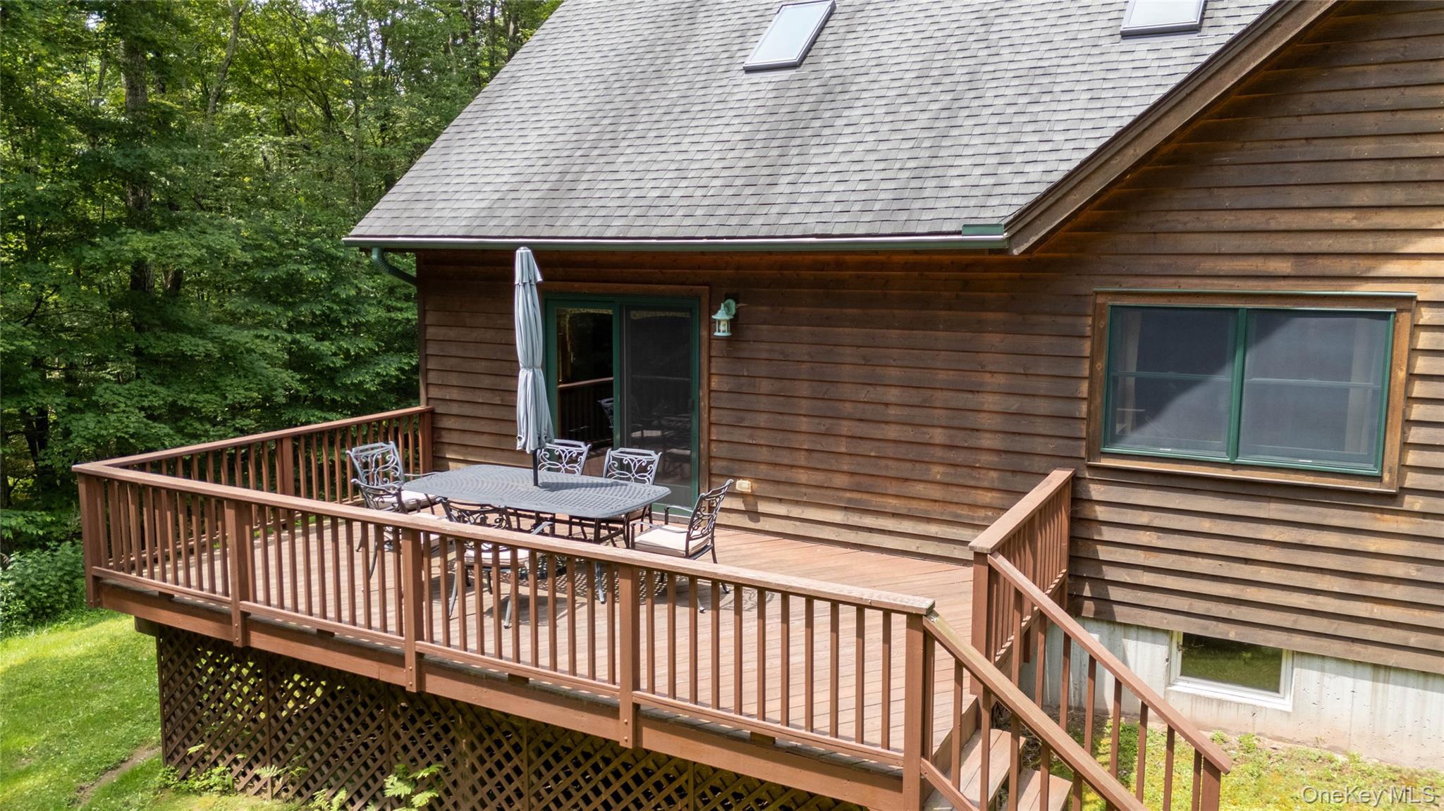 Image 3: Deck Image 3: Deck