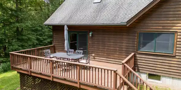 Image 3: Deck Image 3: Deck