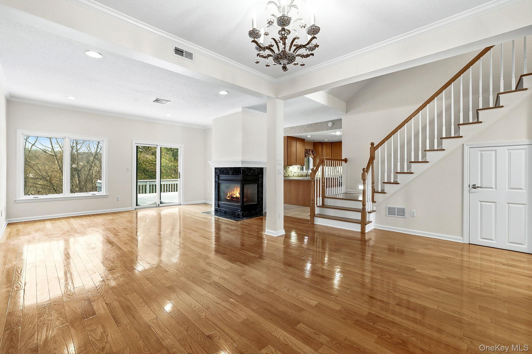 Image 4: Living Room Image 4: Living Room