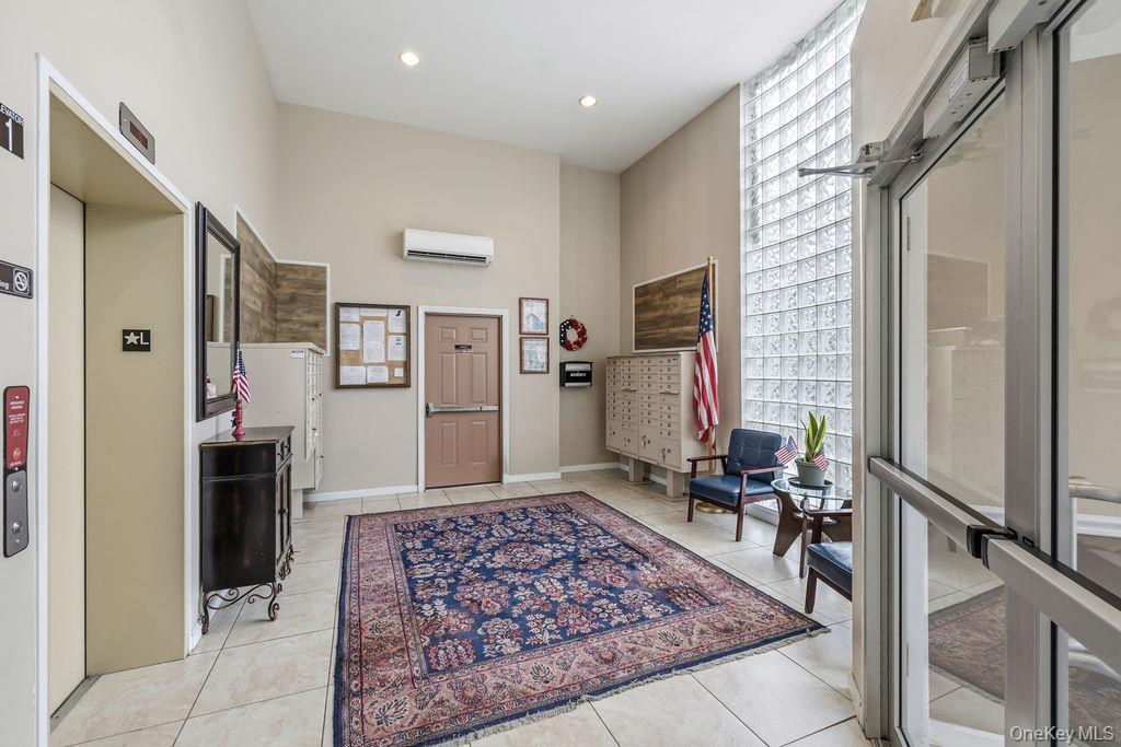 Image 2: Lobby Image 2: Lobby