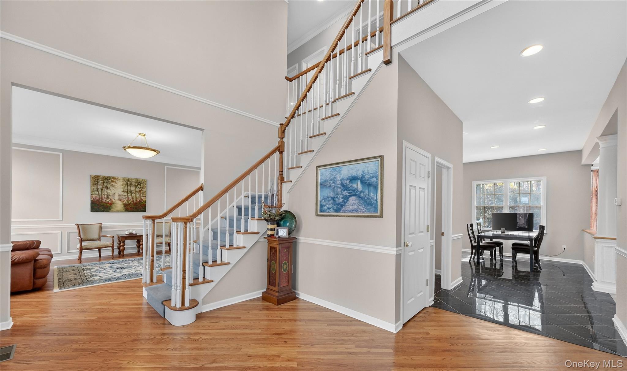 Image 3: Entrance Foyer