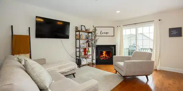 Image 3: Living Room Image 3: Living Room