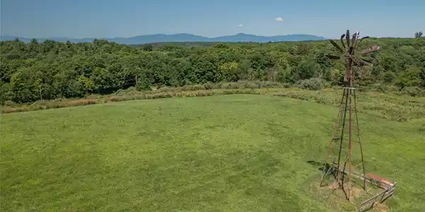 Image 2: View Image 2: View