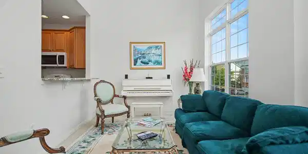 Image 2: Living Room Image 2: Living Room