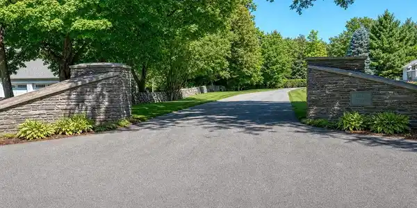 Image 4: Entry Image 4: Entry