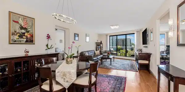 Image 2: Living Room
