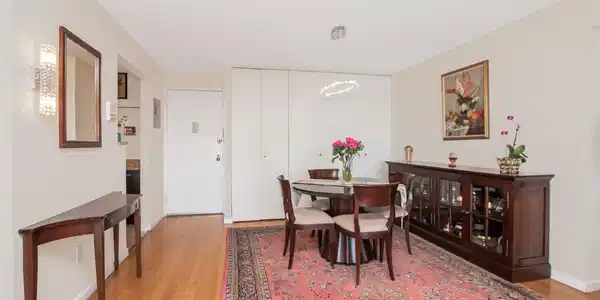 Image 4: Dining Area
