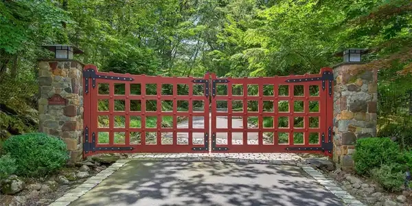 Image 3: Fence Image 3: Fence
