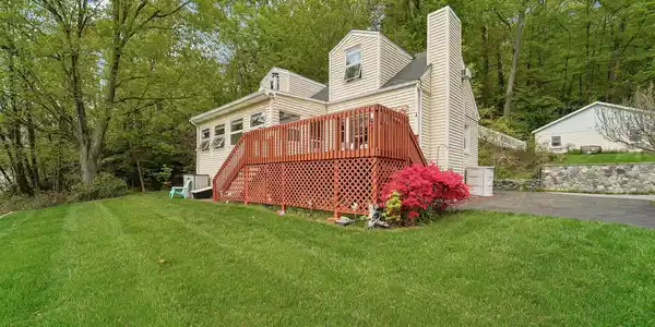 1 Brook Court