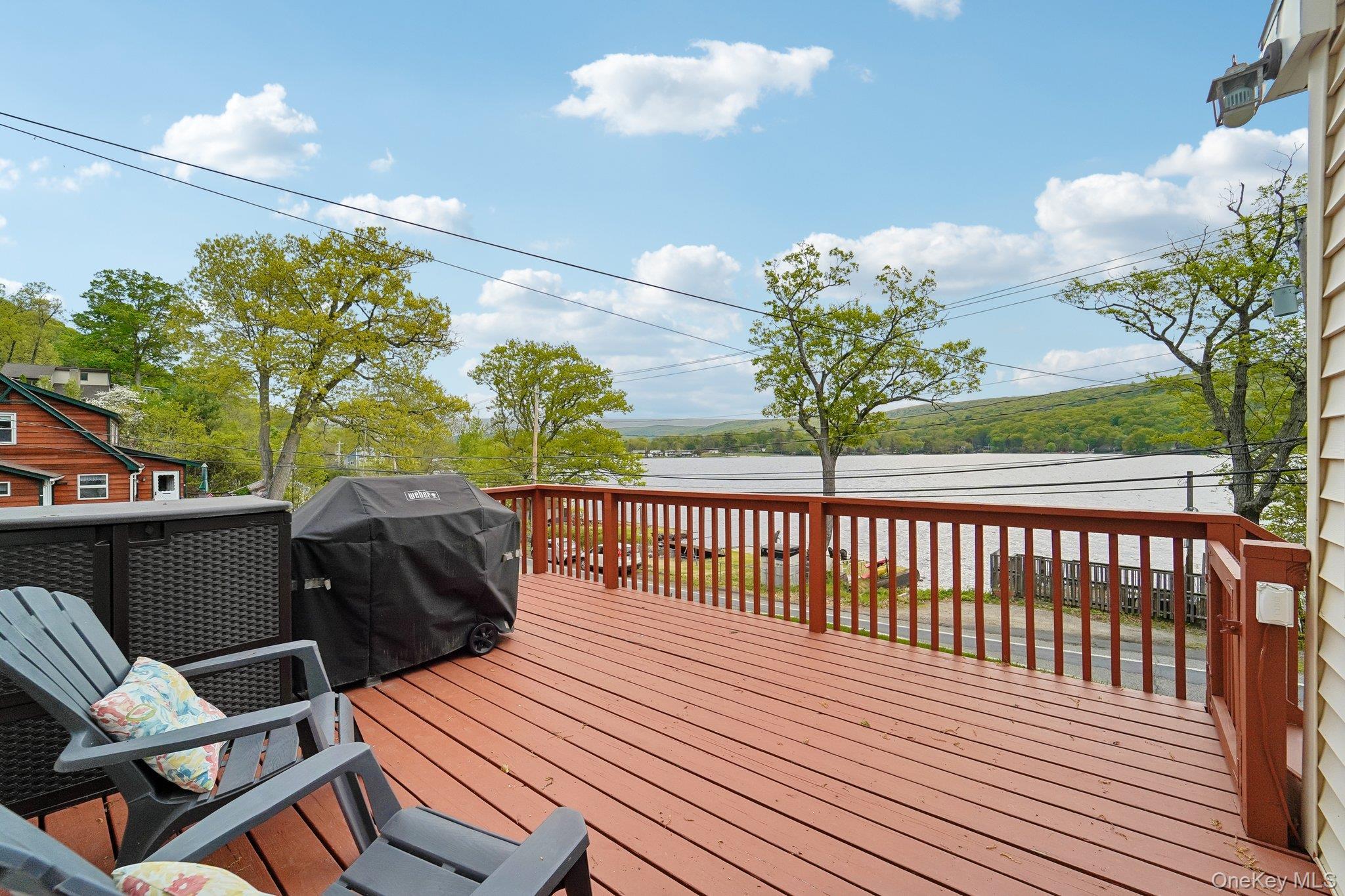 Image 2: Deck Image 2: Deck